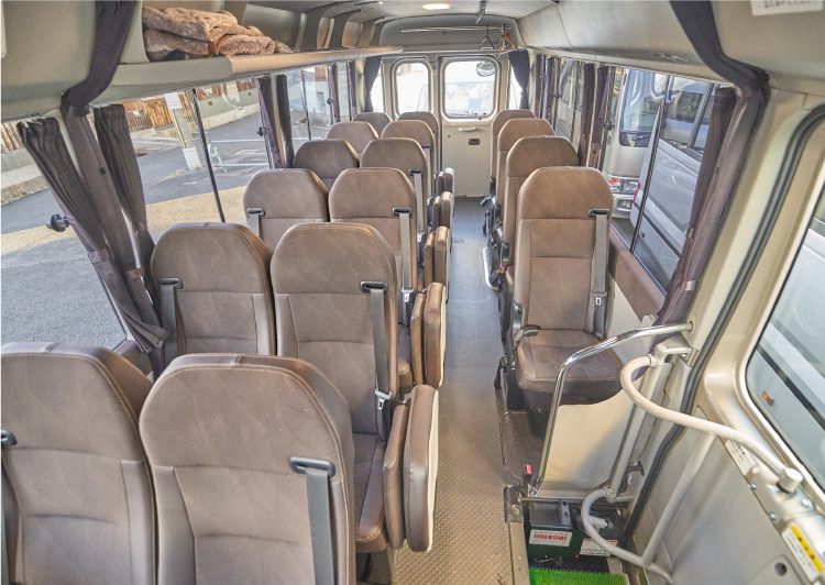 貸切バスは何人乗りが最適？人数・荷物・移動距離で失敗しない判断基準