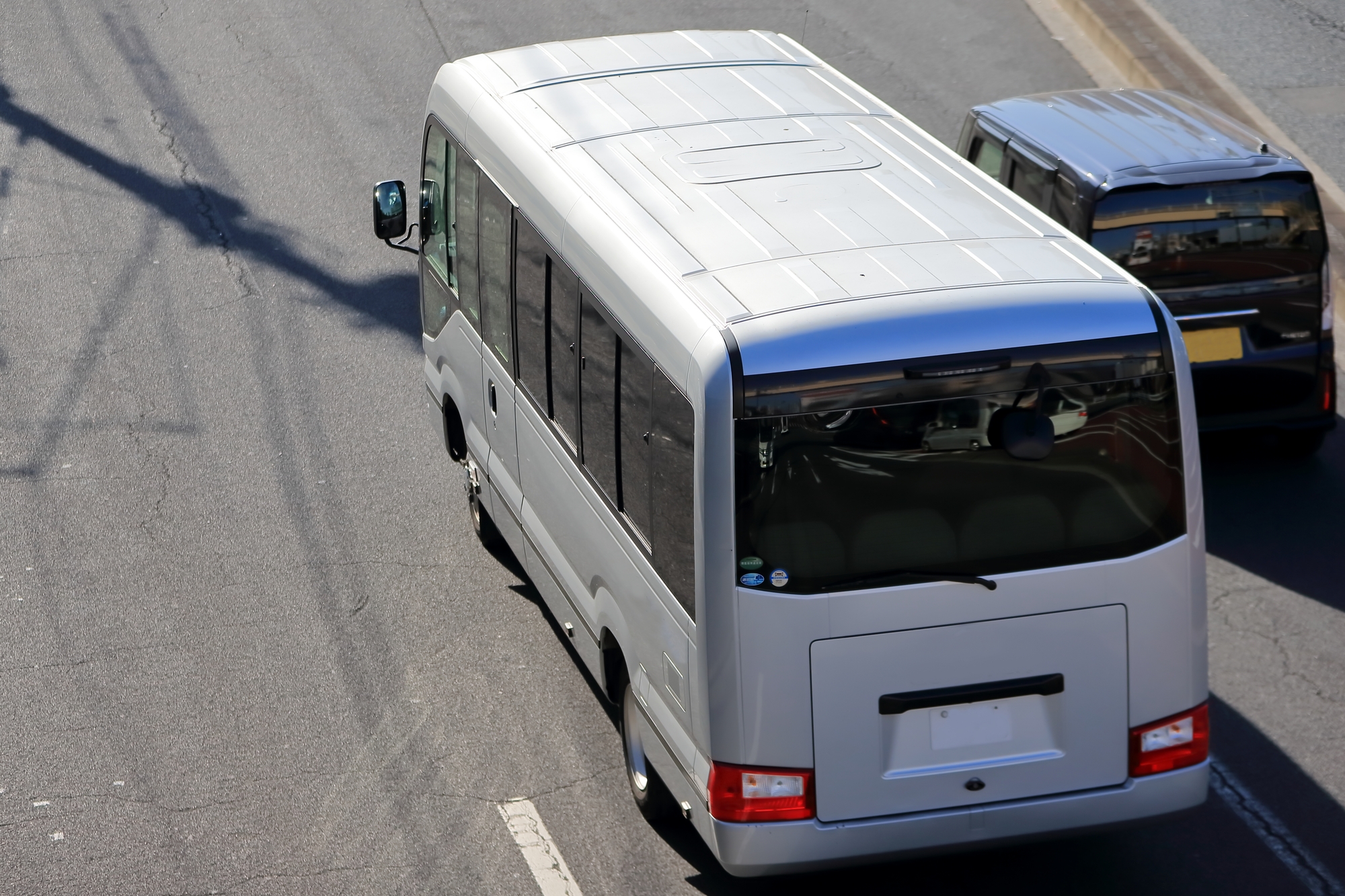 マイクロバスの乗り心地の見分け方｜予約前に確認したい装備と車両条件